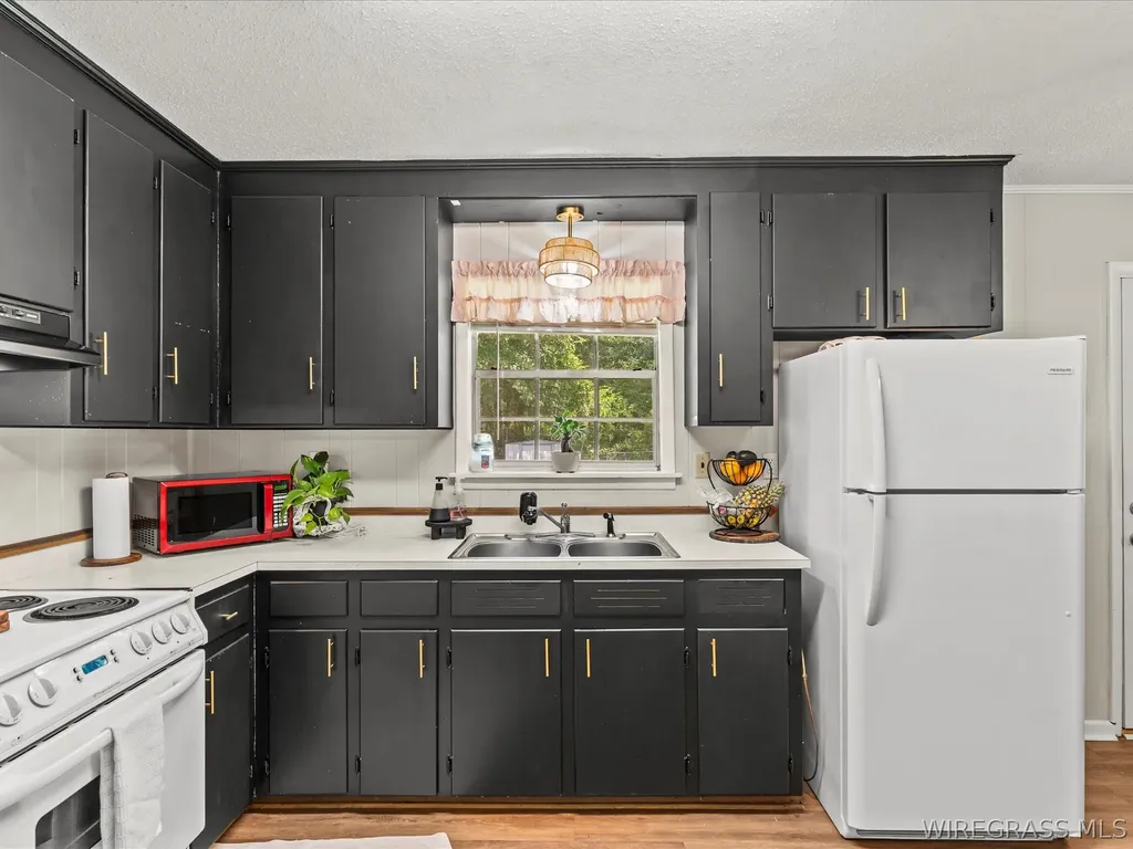 141 Honeysuckle Lane Ozark AL 36360