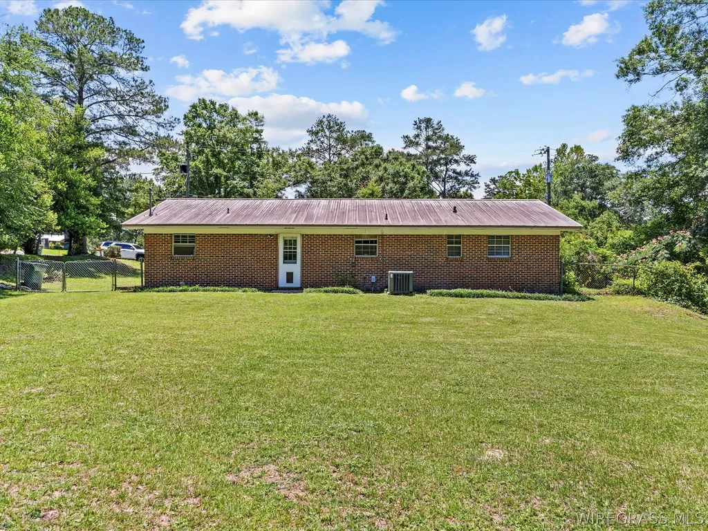 141 Honeysuckle Lane Ozark AL 36360