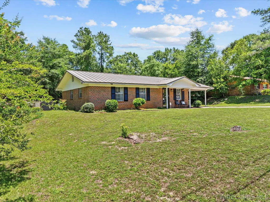 141 Honeysuckle Lane Ozark AL 36360