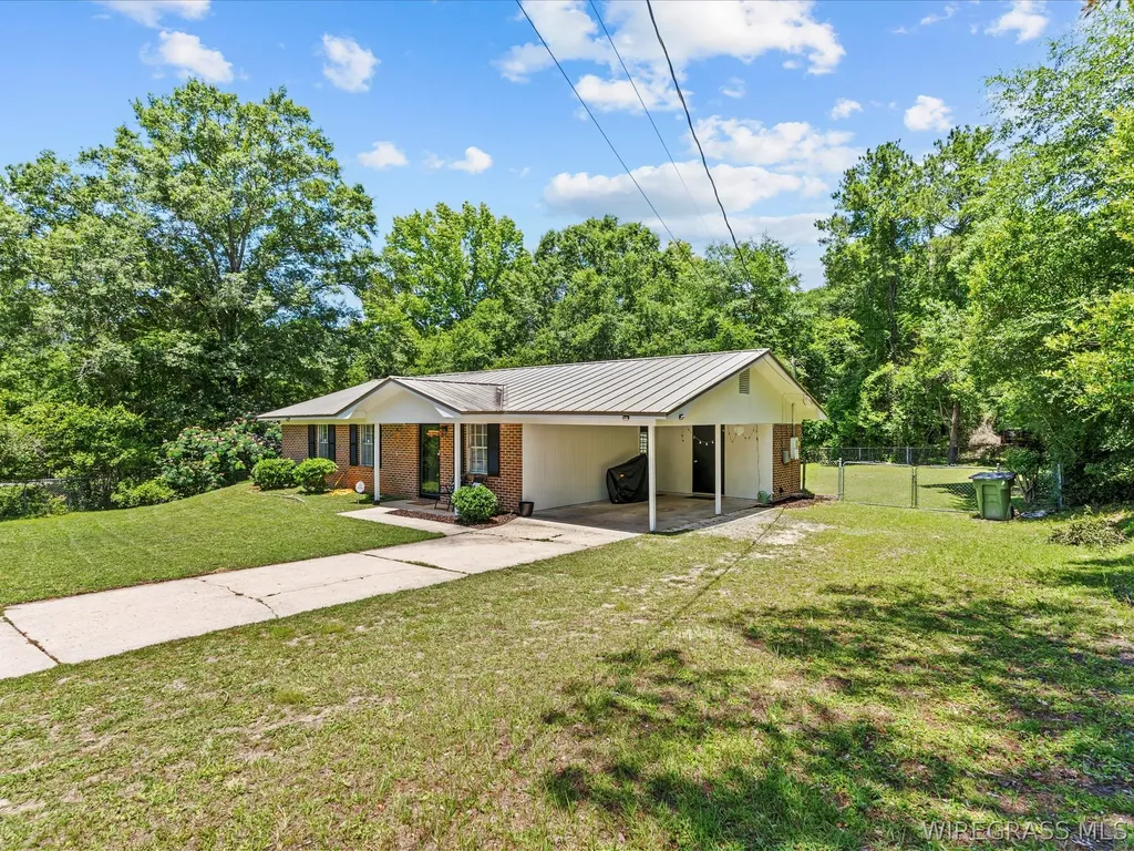 141 Honeysuckle Lane Ozark AL 36360