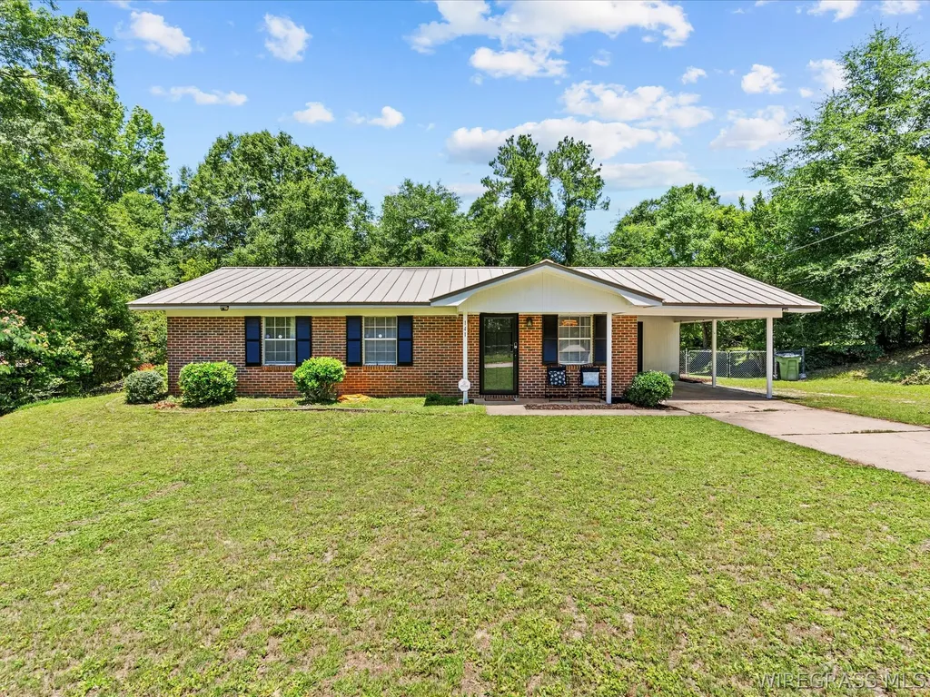 141 Honeysuckle Lane Ozark AL 36360