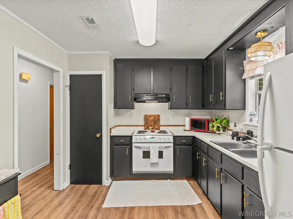 141 Honeysuckle Lane Ozark AL 36360