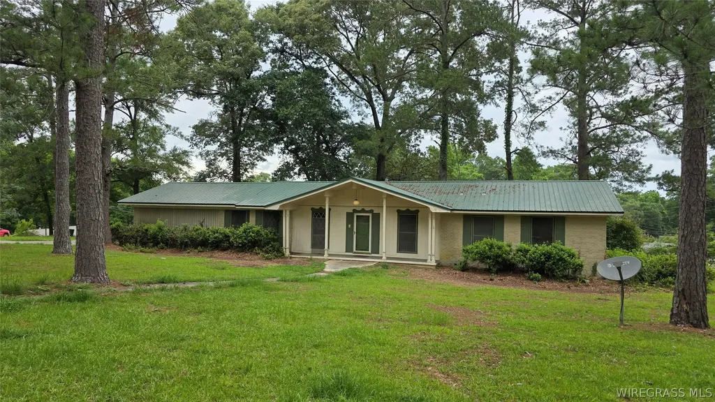 29 Woodland Court Daleville AL 36322