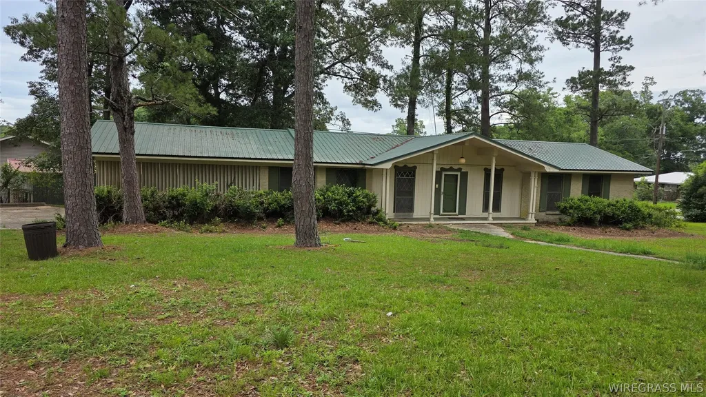 29 Woodland Court Daleville AL 36322