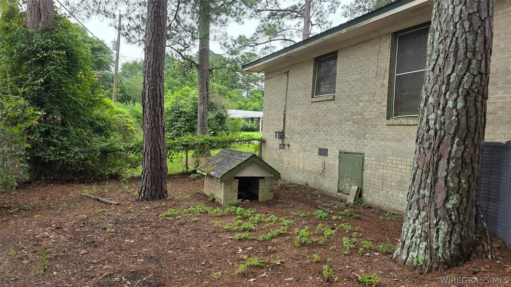 29 Woodland Court Daleville AL 36322