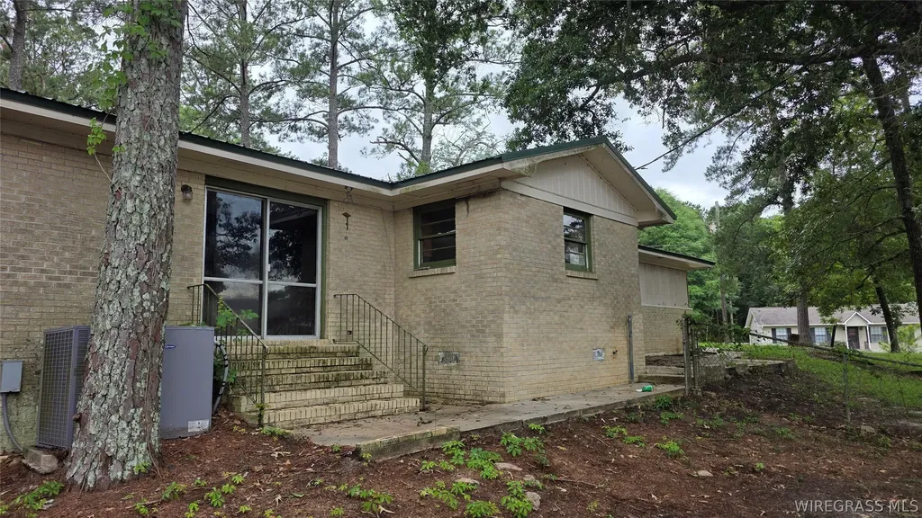 29 Woodland Court Daleville AL 36322