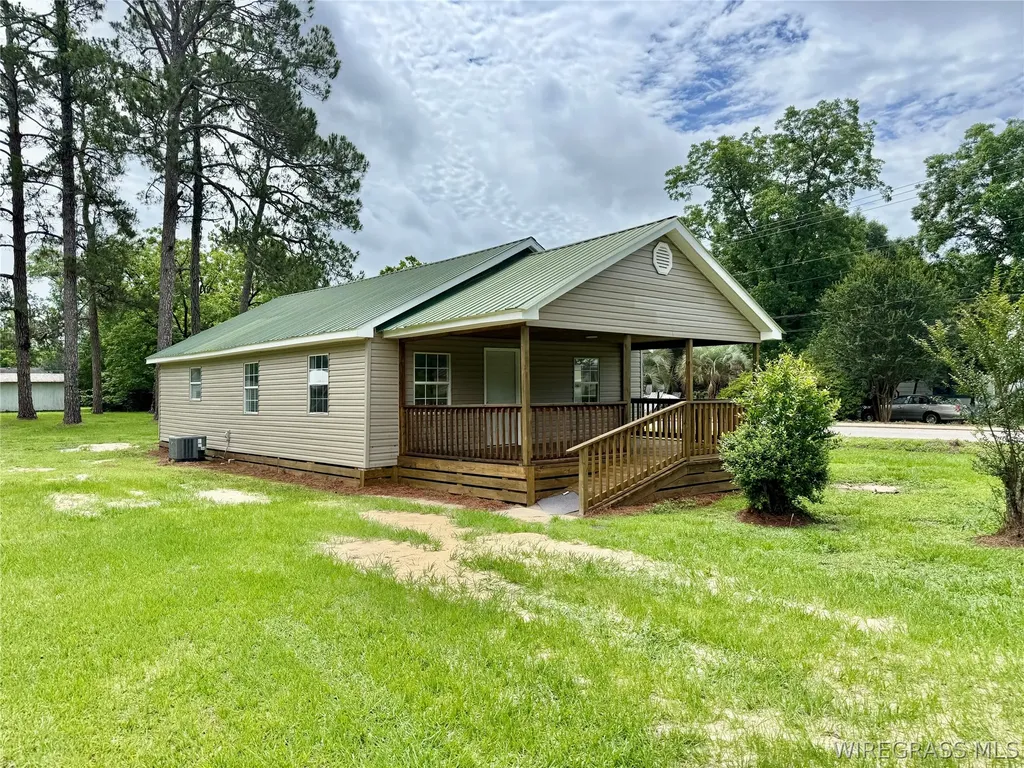 200 N Pleasant Street Geneva AL 36340