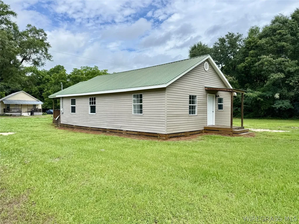 200 N Pleasant Street Geneva AL 36340