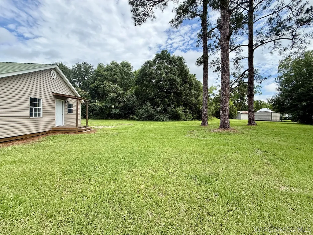 200 N Pleasant Street Geneva AL 36340