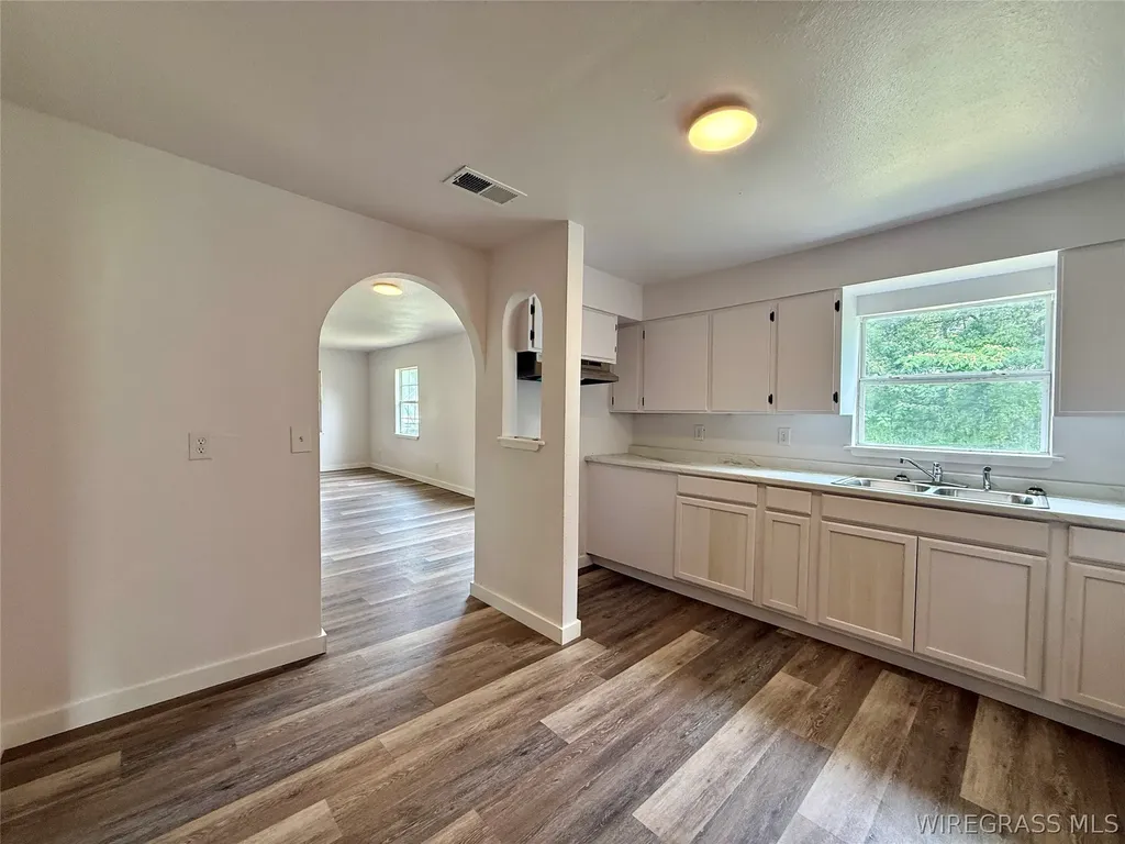 200 N Pleasant Street Geneva AL 36340