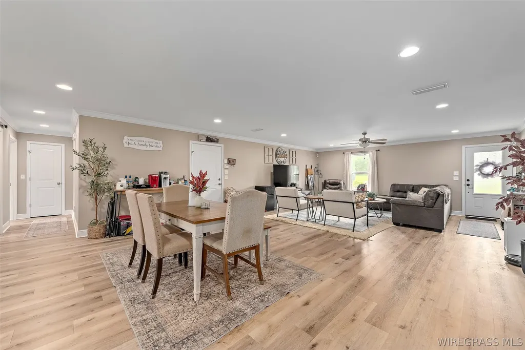 199 Fuller Road Dothan AL 36301