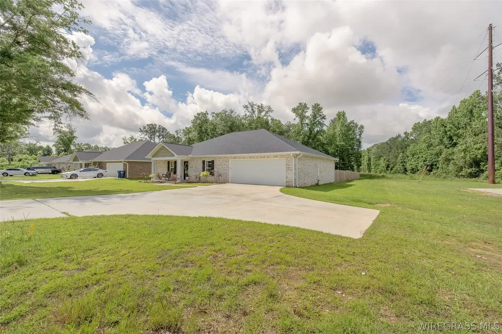 199 Fuller Road Dothan AL 36301