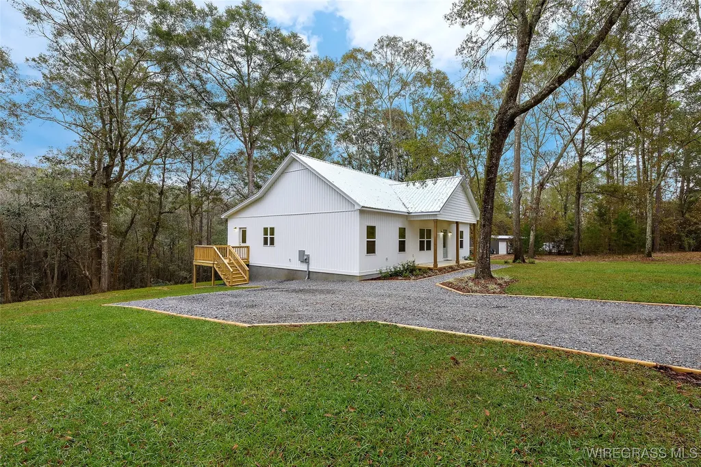 223 Lakewood Loop Geneva AL 36340