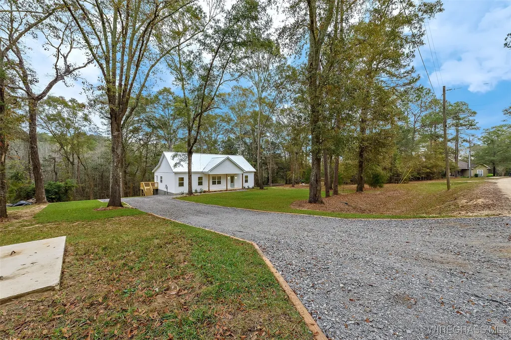 223 Lakewood Loop Geneva AL 36340