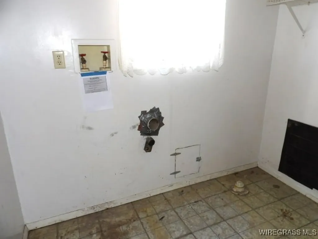 1463 N Highway 123 Hartford AL 36344