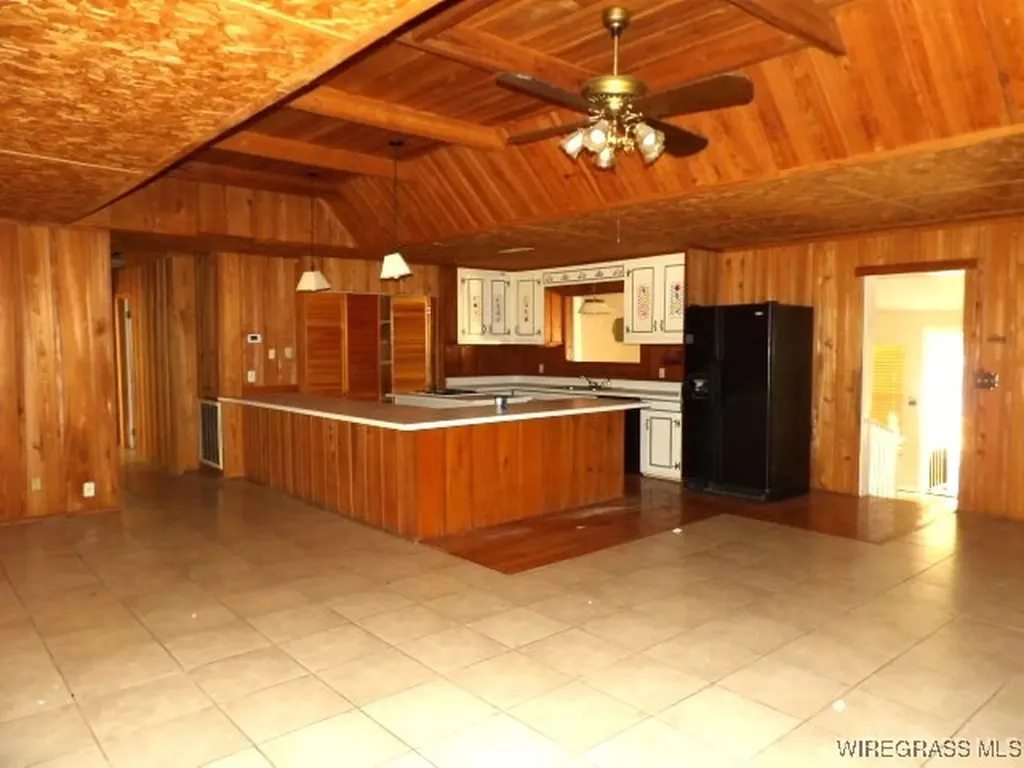 1463 N Highway 123 Hartford AL 36344