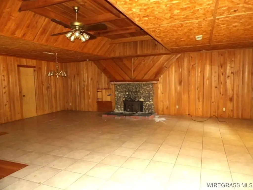 1463 N Highway 123 Hartford AL 36344