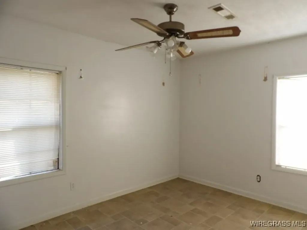 1463 N Highway 123 Hartford AL 36344