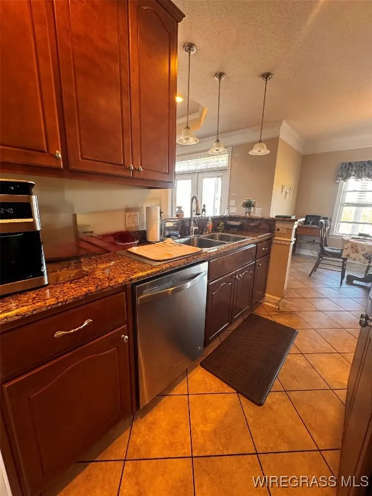 112 Cannondale Circle Cowarts AL 36321