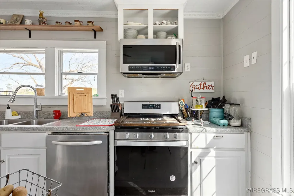 2417 Highway 51 Ariton AL 36311