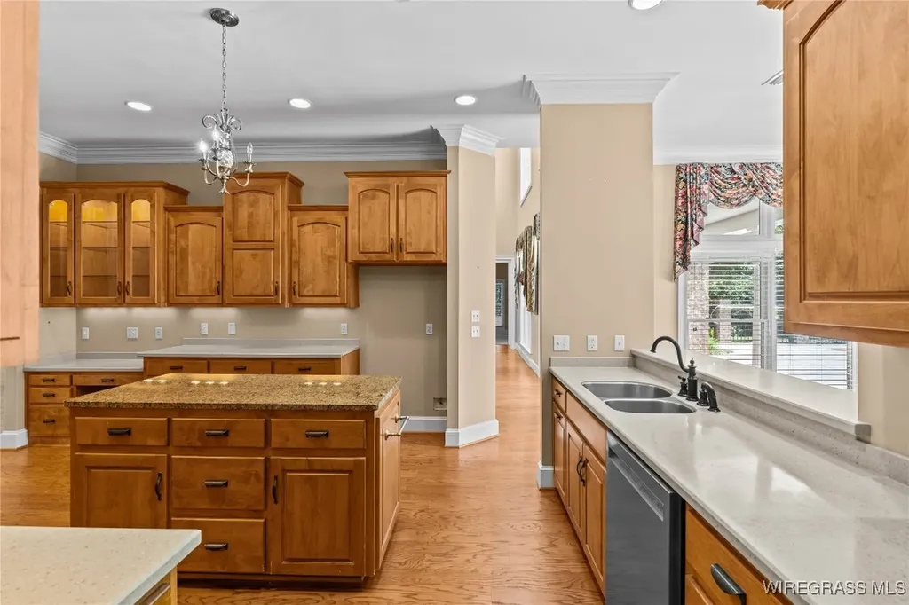 601 Edinburgh Way Dothan AL 36305