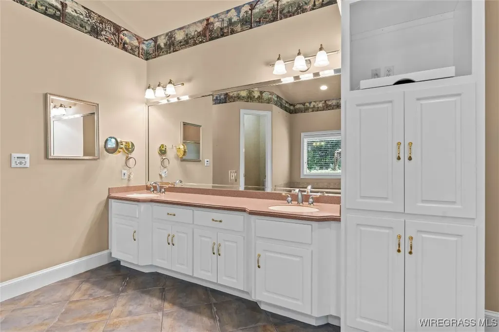 601 Edinburgh Way Dothan AL 36305