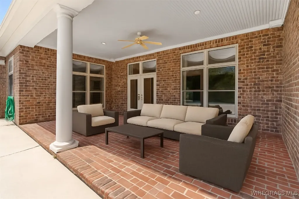 601 Edinburgh Way Dothan AL 36305