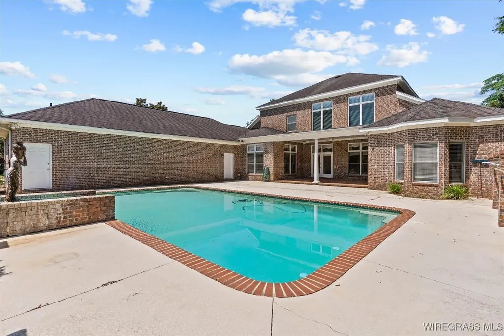 601 Edinburgh Way Dothan AL 36305