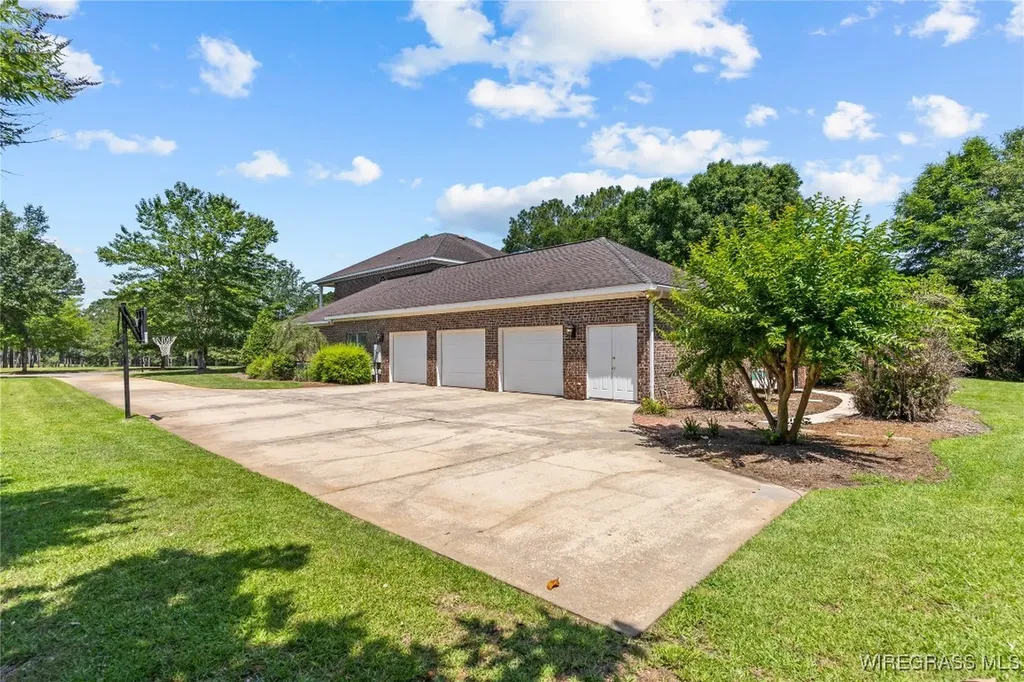 601 Edinburgh Way Dothan AL 36305