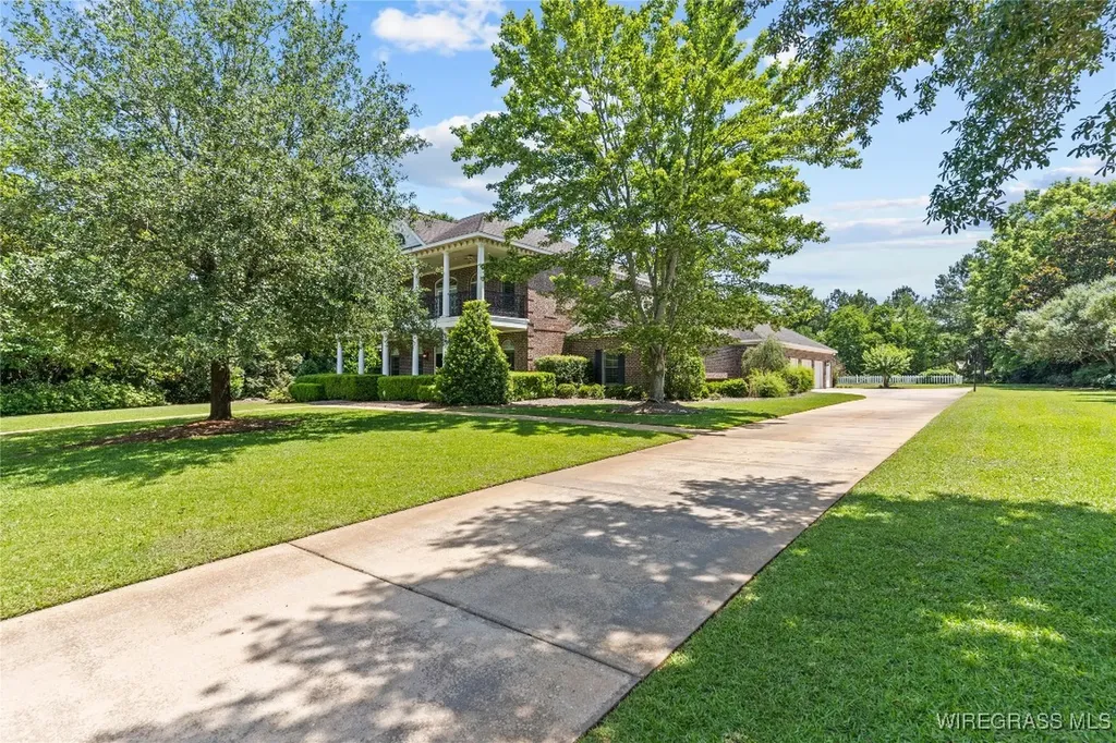 601 Edinburgh Way Dothan AL 36305