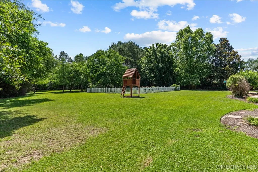 601 Edinburgh Way Dothan AL 36305
