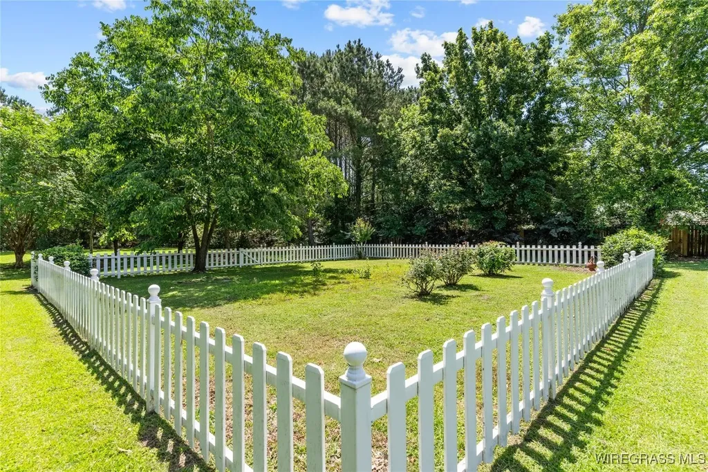 601 Edinburgh Way Dothan AL 36305