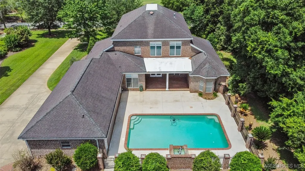 601 Edinburgh Way Dothan AL 36305