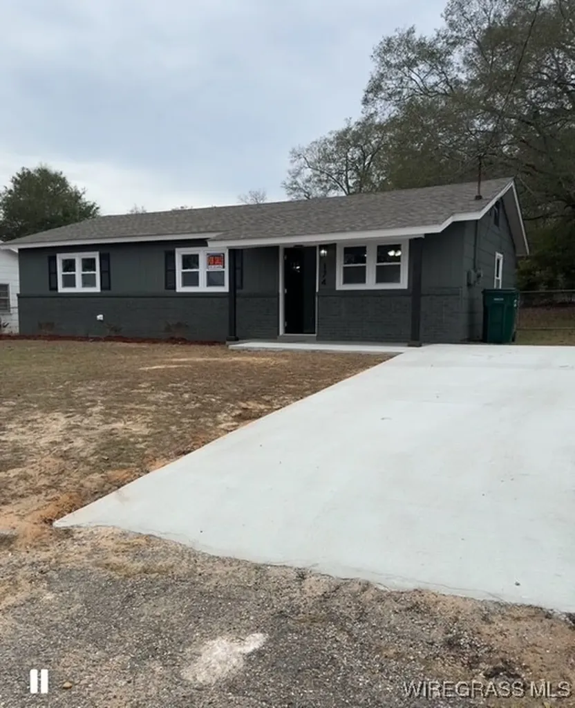174 Roosevelt Avenue Ozark AL 36360