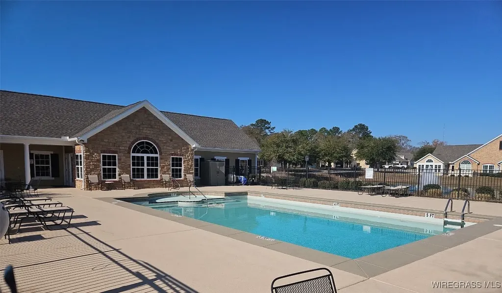 320 Hidden Creek Circle Dothan AL 36301