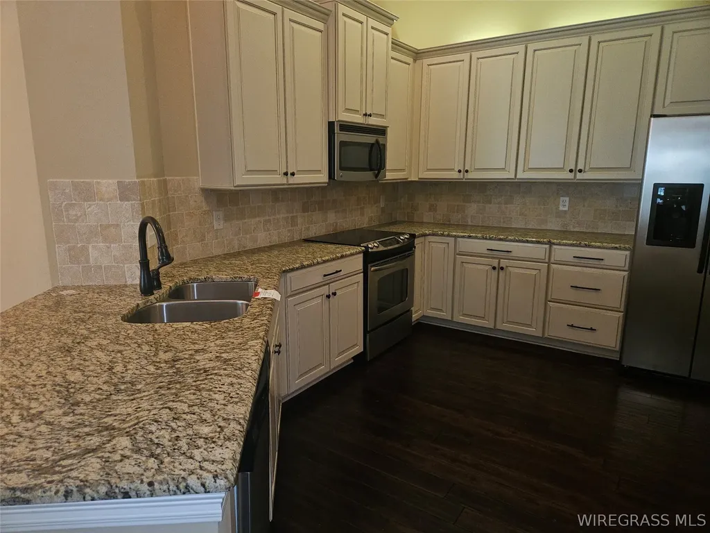 320 Hidden Creek Circle Dothan AL 36301