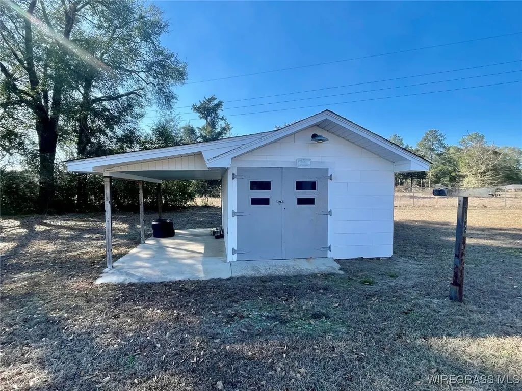 1025 Morrow Avenue Elba AL 36323