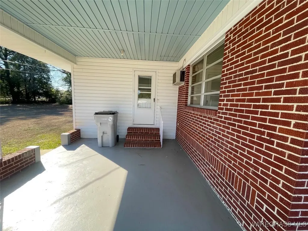 1025 Morrow Avenue Elba AL 36323