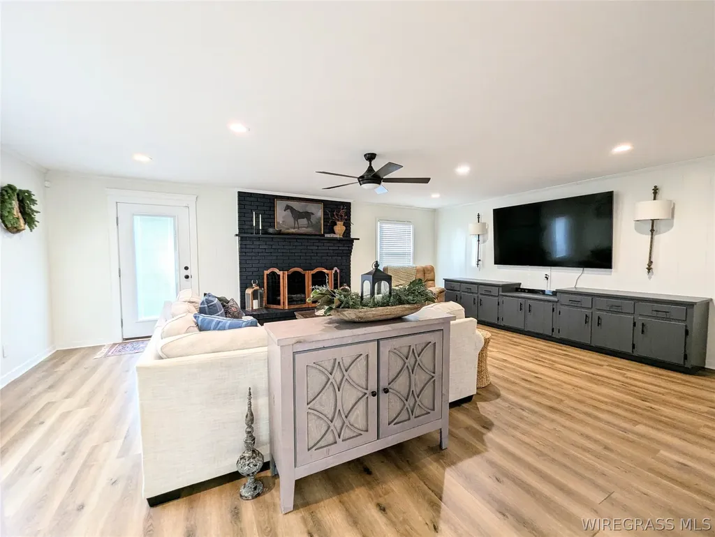 241 N Morris Street Slocomb AL 36375