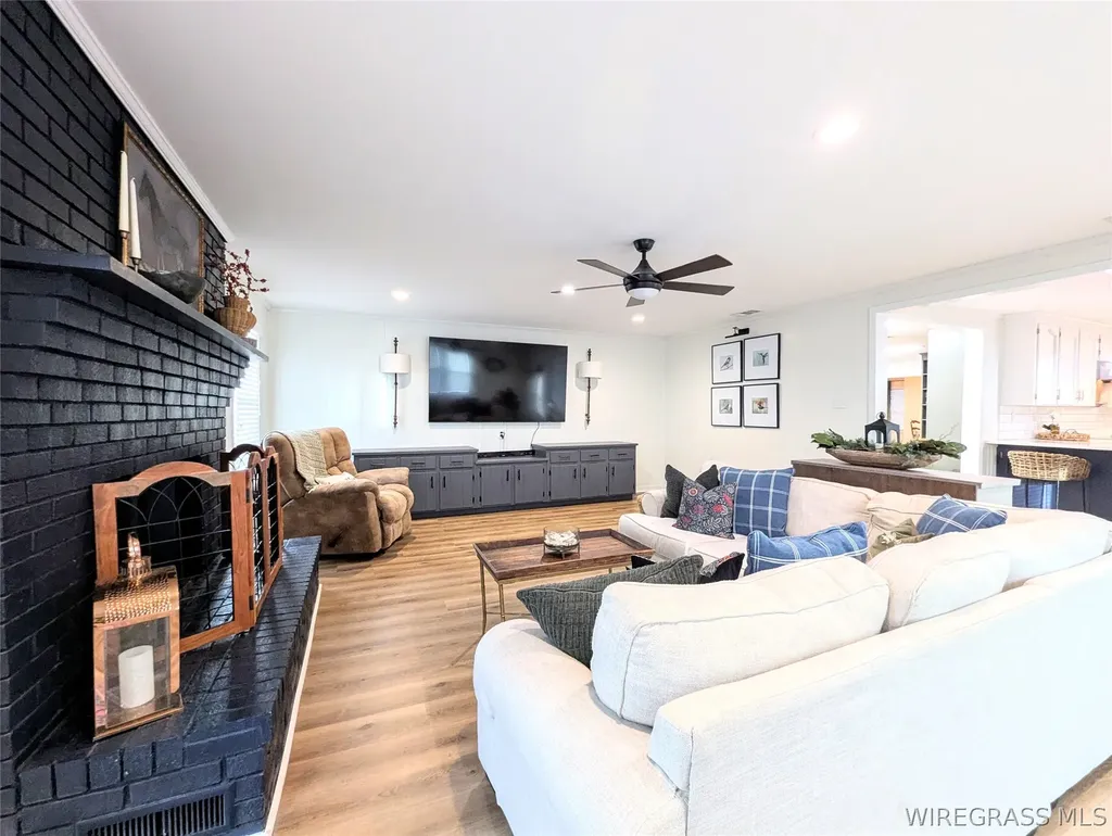 241 N Morris Street Slocomb AL 36375