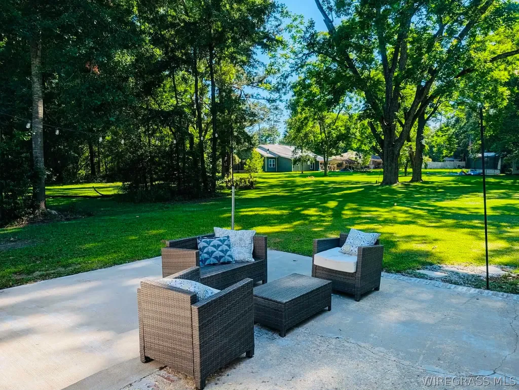 241 N Morris Street Slocomb AL 36375