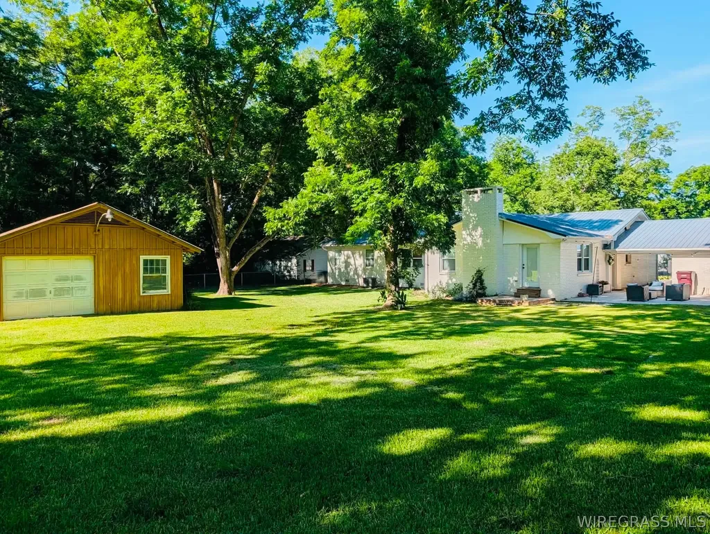 241 N Morris Street Slocomb AL 36375
