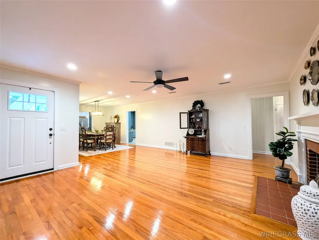 241 N Morris Street Slocomb AL 36375