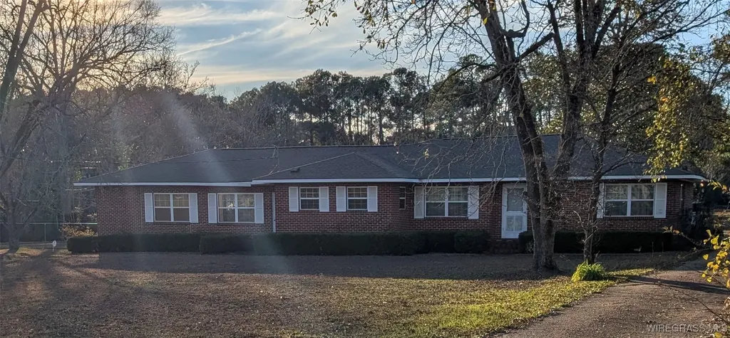 714 S Main Street Headland AL 36345