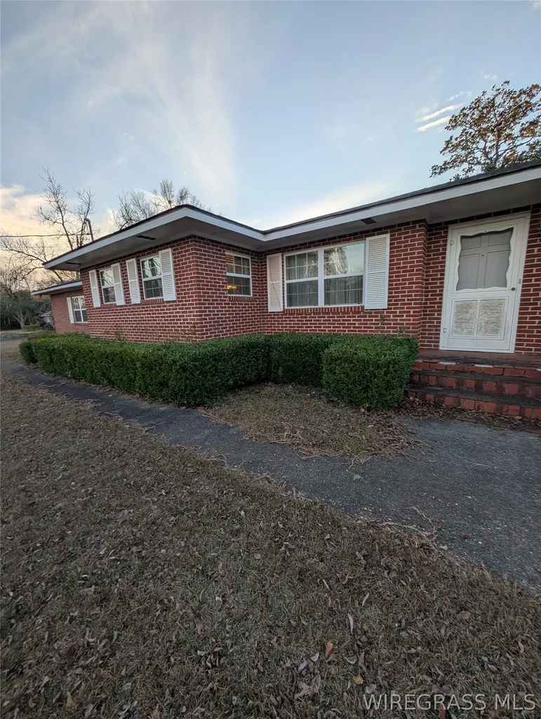 714 S Main Street Headland AL 36345