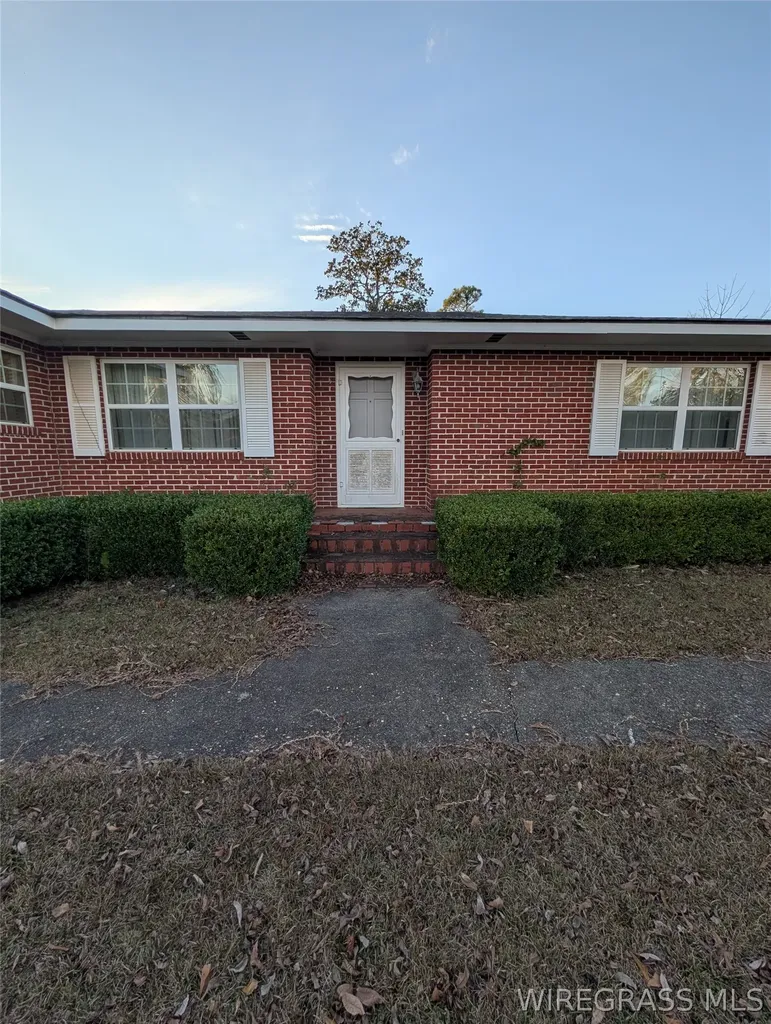 714 S Main Street Headland AL 36345