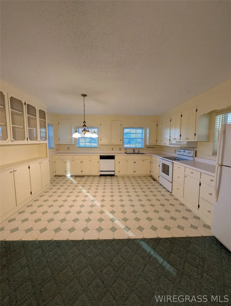 714 S Main Street Headland AL 36345