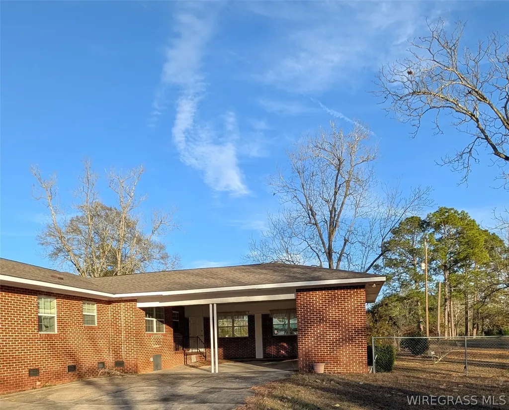 714 S Main Street Headland AL 36345