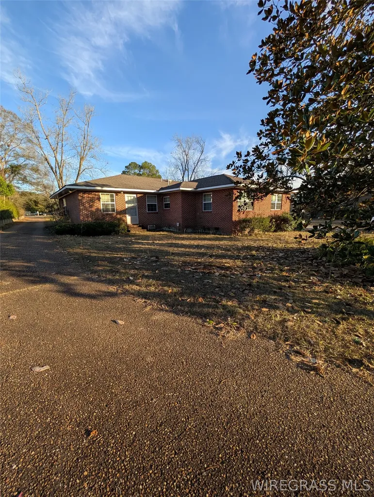 714 S Main Street Headland AL 36345