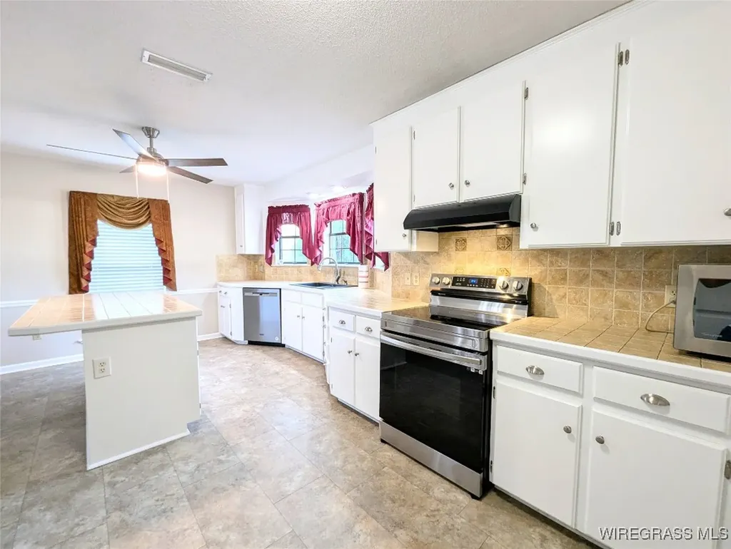 3117 Holland Road Newton AL 36352